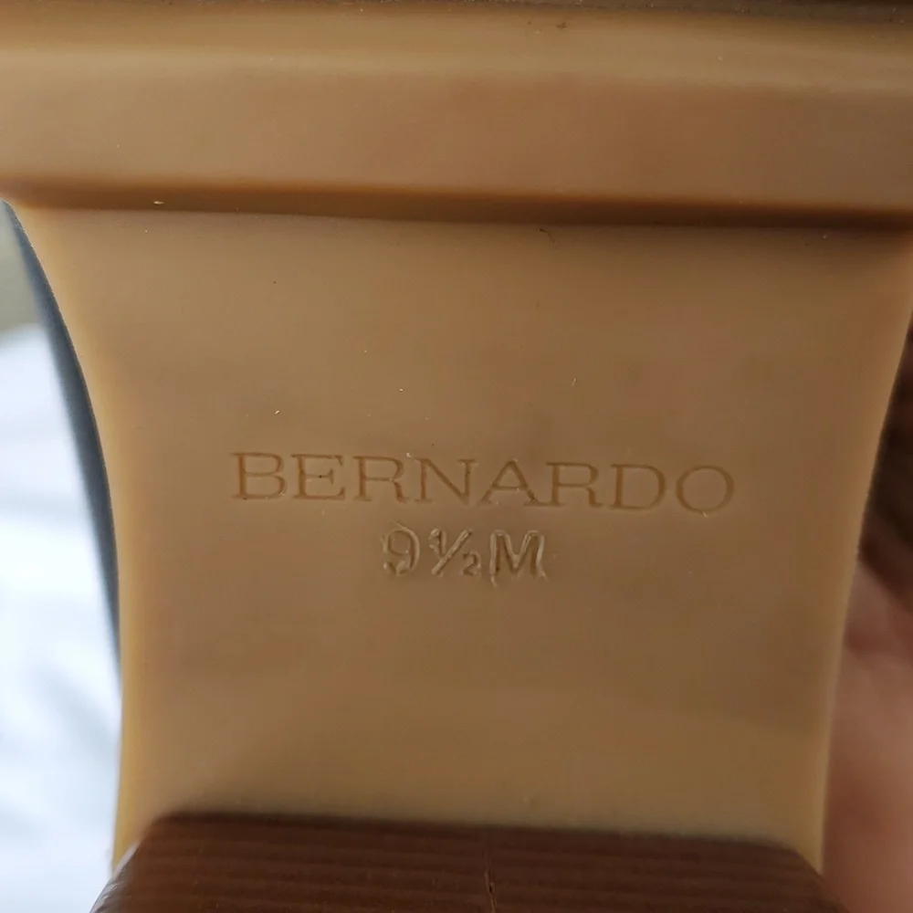 Women’s Bernardo Selma Loafer - Picture 4 of 13